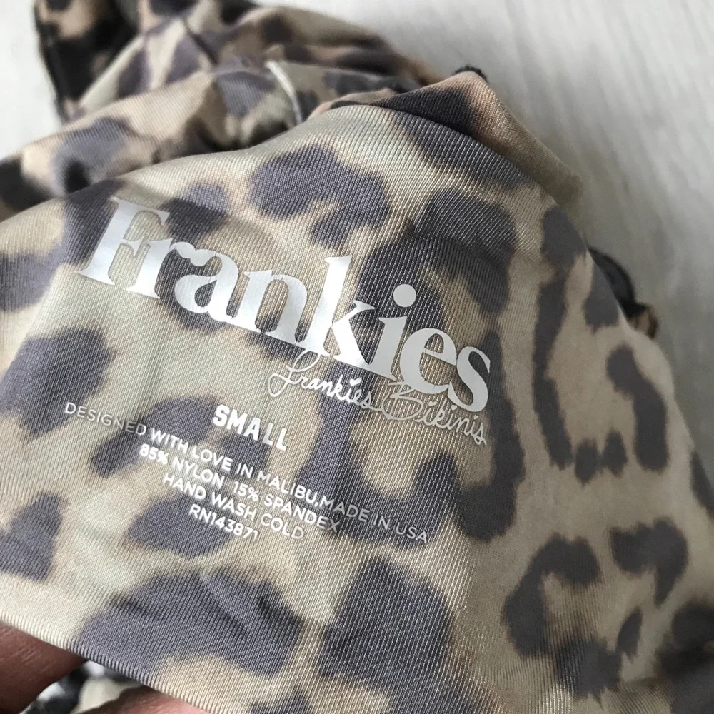 FRANKIES BROWN BIKINI TOP BROWN RUFFLE KEYHOLE FRONT WOMENS SMALL